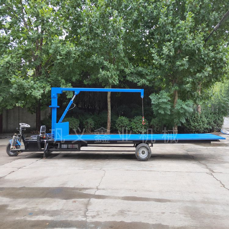 三輪電動平板車帶吊機(jī)的貴不貴好用不好用